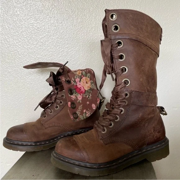 Brown Dr Martens Triumph 1914 Size DR MARTENS TRIUMPH 1914 WOMEN'S